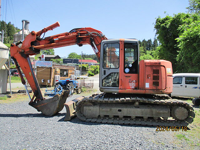 ZX135UR (HITACHI/日立建機)中古油圧ショベル | 中古建設機械の買取・販売・輸出 有限会社コタキ [KOTAKI]